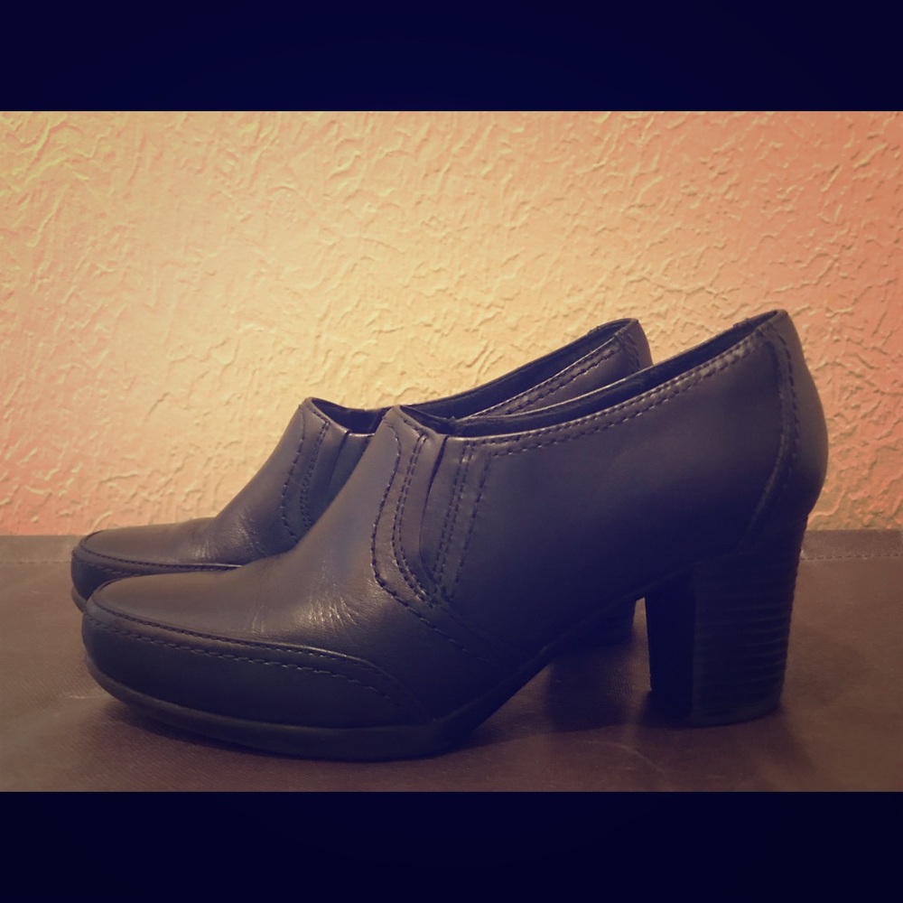 Clarks Bendables Heels, Size 7